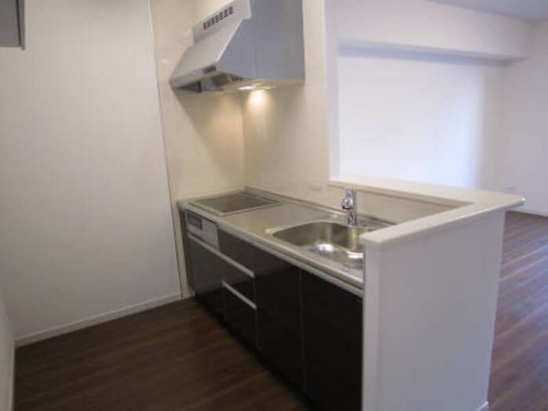 Rakosta Hanby 2LDK Apartment for Rent in Chatan, Okinawa - Thumbnail 4