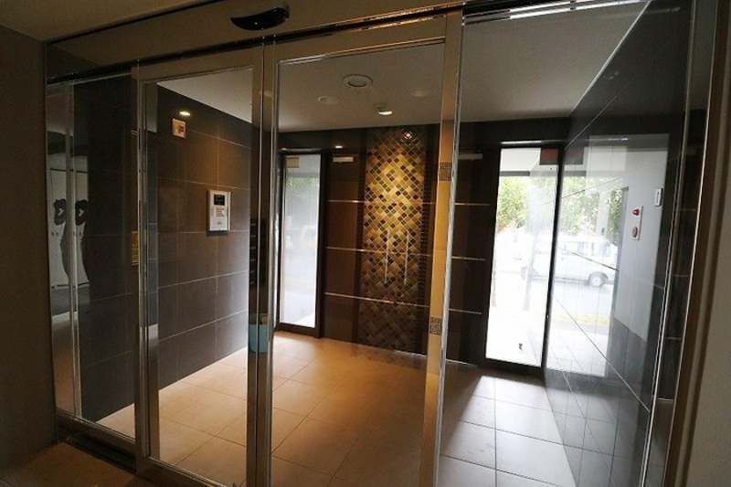 Rakosta Hanby 2LDK Apartment for Rent in Chatan, Okinawa - Thumbnail 2