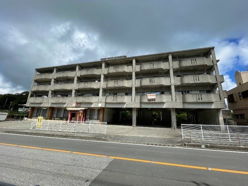 Maison Phoenix 3DK Apartment for Rent in Nanjo City, Okinawa - Image 1