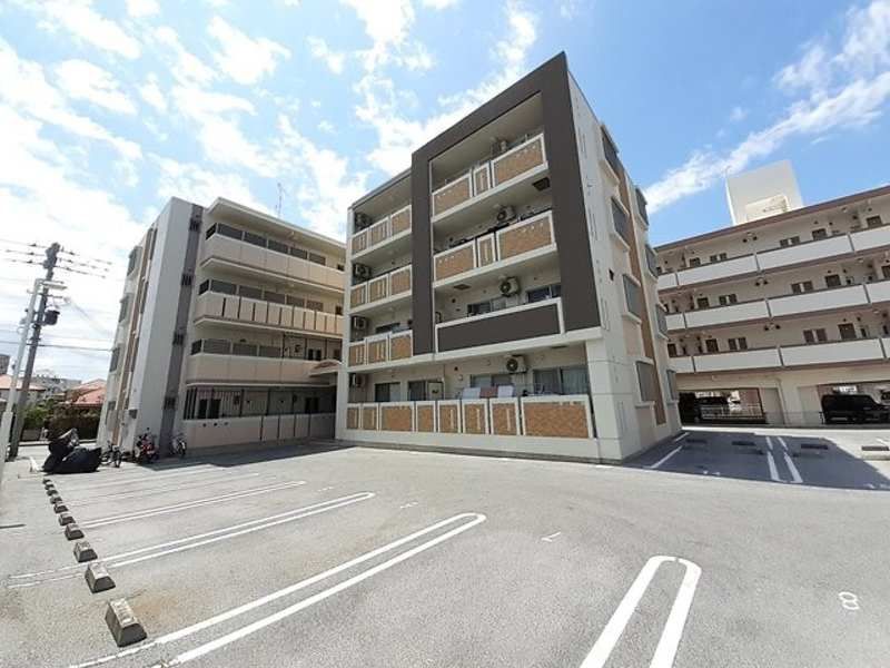 1LDK Apartment for Rent in Yonabaru, Okinawa - 67,000 Yen - Thumbnail 3