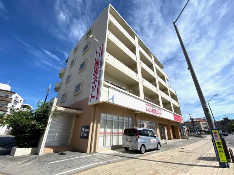 1LDK Apartment for Rent in Yonabaru, Okinawa - 67,000 Yen - Thumbnail 2