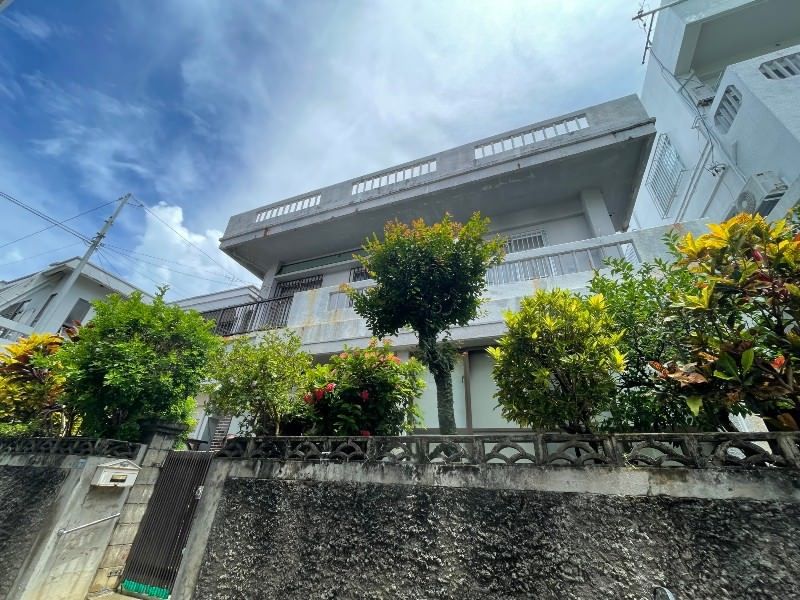 6LDK Family Home in Itoman, Okinawa with Garden Space - Thumbnail 2