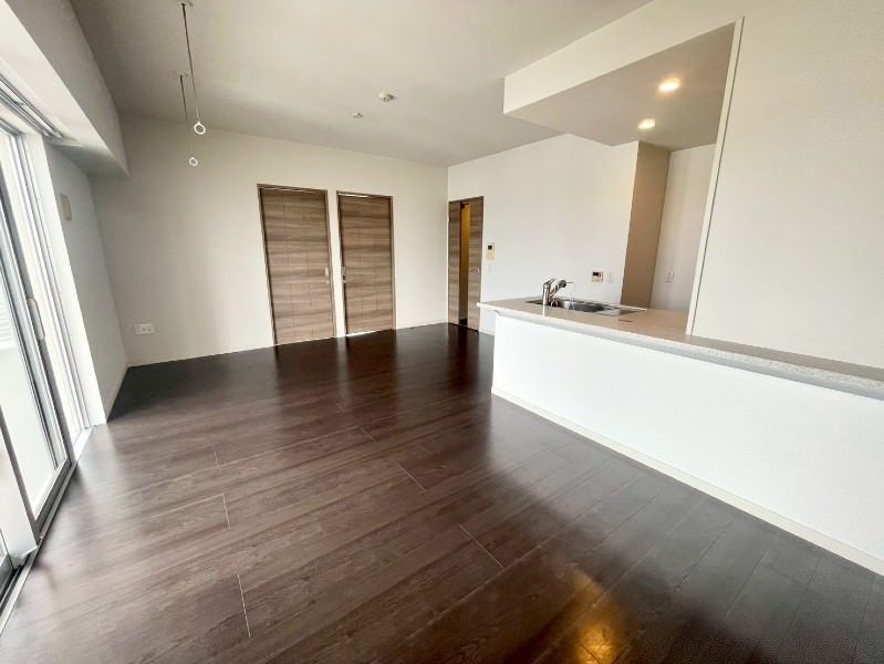 Lions Tomigusuku Sent Marks 12F 3LDK Apartment for Rent - Thumbnail 4