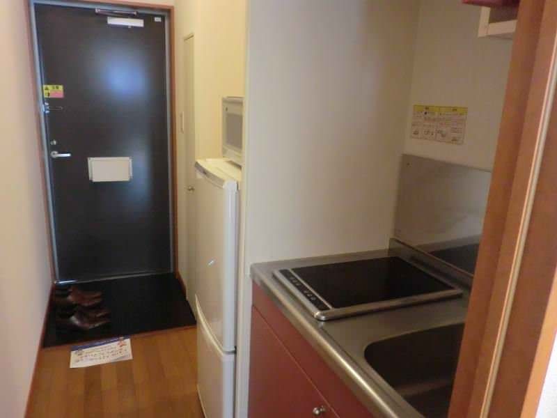 Leopalace TKNM 1K Apartment for Rent in Urasoe, Okinawa - Thumbnail 4