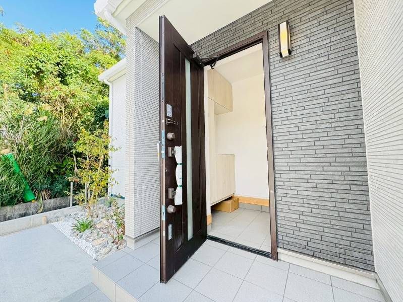 New 4LDK Wooden House in Okinawa City's Koga District - Thumbnail 4