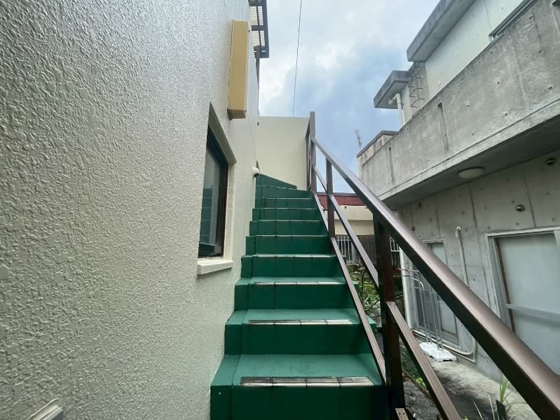 Stylish 2LDK Single-Story House for Rent in Itoman, Okinawa - Thumbnail 4