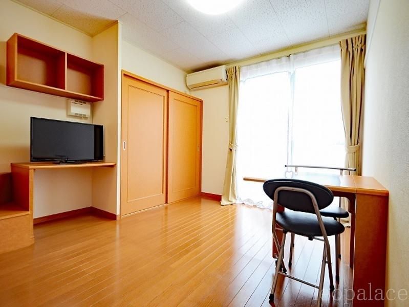 Furnished 1K Apartment for Rent in Naha, Okinawa - Zero Deposit - Thumbnail 3