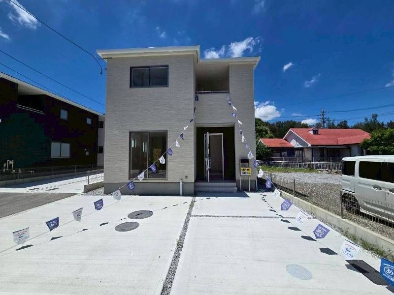 New 3LDK House for Sale in Uruma City, Okinawa - Thumbnail 2
