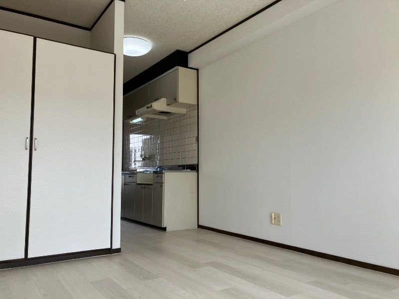 1R Apartment for Rent in Urasoe, Okinawa - Maison Yamaguchi 405 - Thumbnail 4
