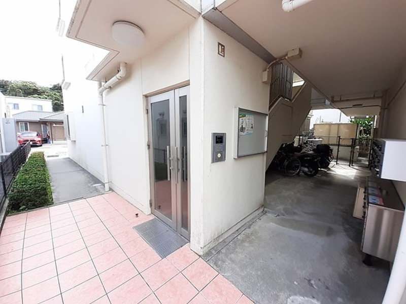2LDK Apartment for Rent in Itoman City, Okinawa | Sky House II - Thumbnail 4