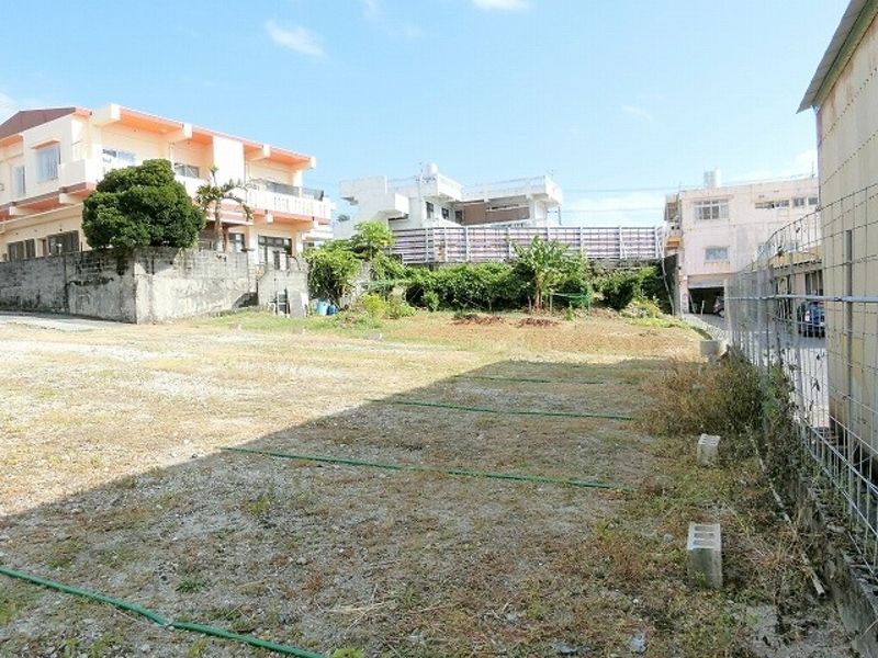 Rental Parking Lot in Ginowan City, Okinawa | 4 Spaces - Thumbnail 2