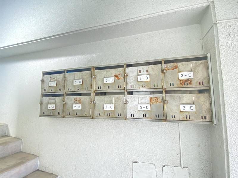 2DK Apartment for Rent in Ginowan City, Okinawa - Thumbnail 2