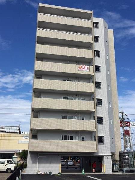 2LDK Apartment for Rent in Mihama, Chatan, Okinawa - Thumbnail 3