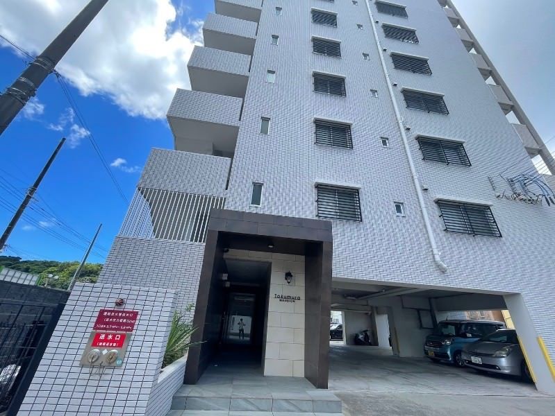 2LDK Apartment for Rent in Mihama, Chatan, Okinawa - Thumbnail 2
