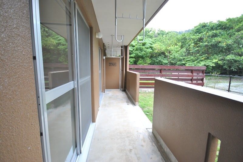 3LDK Apartment for Rent in Nago, Okinawa with Garden and Parking - Thumbnail 2