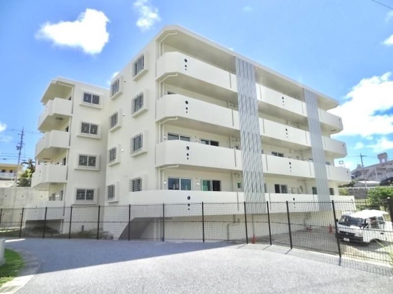 2LDK Apartment for Rent in Uruma City, Okinawa - Thumbnail 2