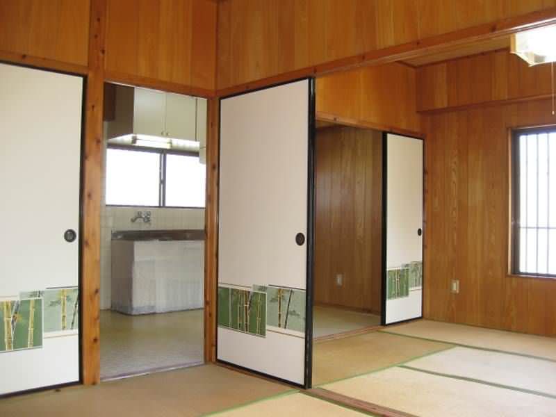 Affordable 2DK Apartment for Rent in Urasoe, Okinawa - Thumbnail 3