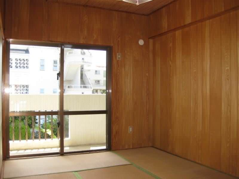 Affordable 2DK Apartment for Rent in Urasoe, Okinawa - Thumbnail 4
