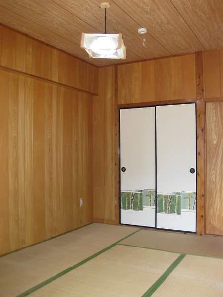 Affordable 2DK Apartment for Rent in Urasoe, Okinawa - Thumbnail 2