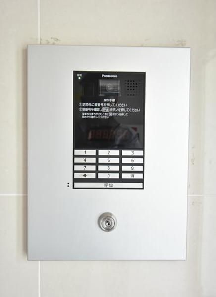 1LDK Apartment for Rent in Uruma, Okinawa with Auto-Lock & Free Internet - Thumbnail 2