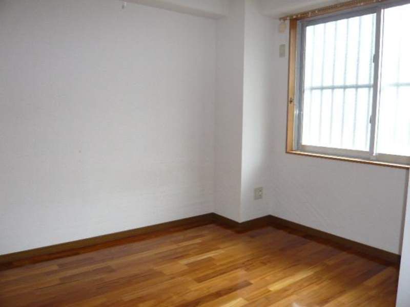3DK Apartment for Rent near Ishimine Station, Naha, Okinawa - Thumbnail 3