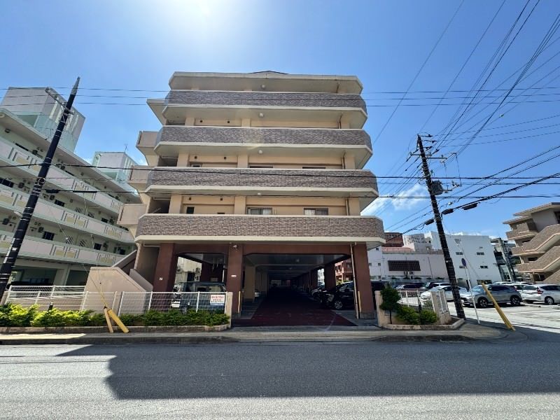 4LDK Apartment for Sale in Makabari, Naha, Okinawa - Thumbnail 3