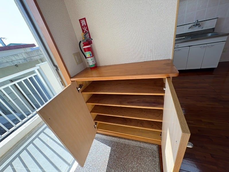 2DK Apartment for Rent in Urasoe, Okinawa - 57,000 Yen - Thumbnail 4