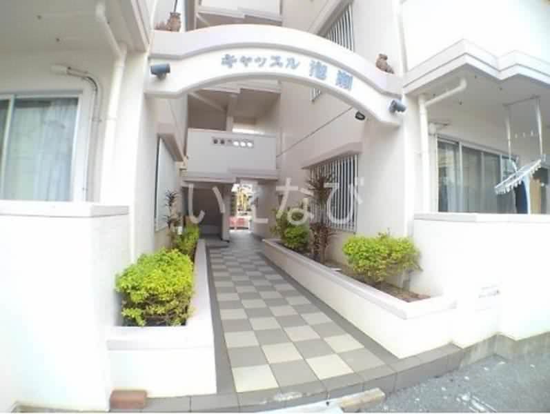 Castle Awase 303: 2LDK Apartment for Rent in Okinawa City - Thumbnail 2