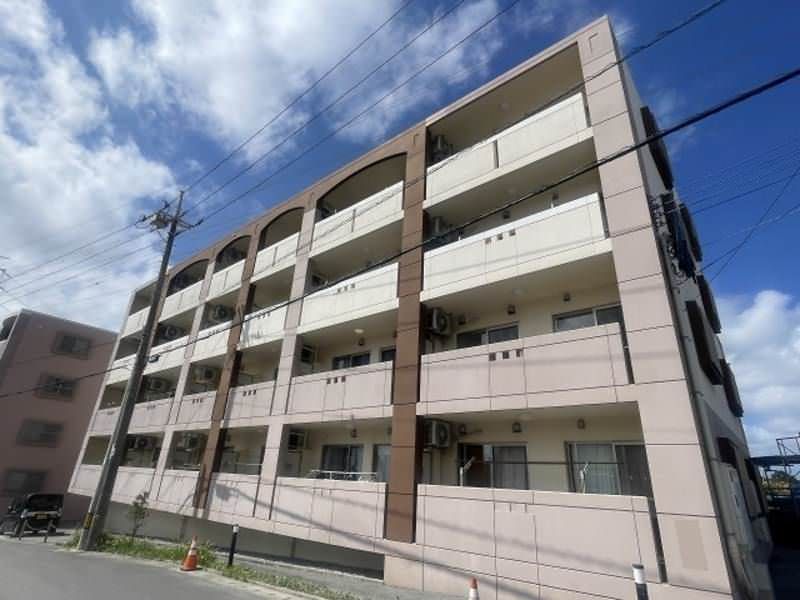 Claire Labelle Chinka 105: 1LDK Apartment for Rent in Okinawa City - Thumbnail 2