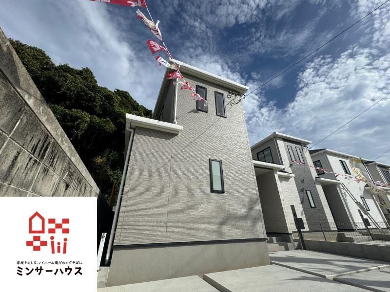 Modern 4LDK House in Itoman with Large LDK Area - Thumbnail 3