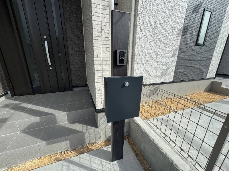 Modern 4LDK House in Itoman with Large LDK Area - Thumbnail 4