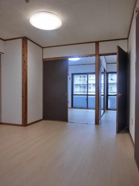 2DK Apartment for Rent in Urasoe, Okinawa - 54,000 Yen - Thumbnail 4