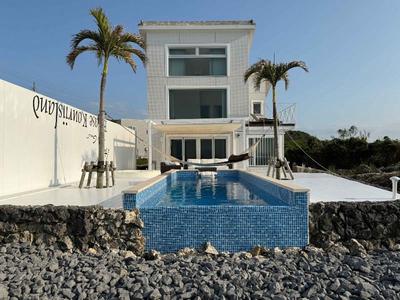 Luxury Oceanfront Villa with Pool in Kouri Island, Okinawa — Image 2, Nakijin, Okinawa