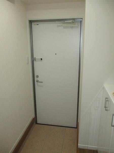 1K Apartment for Rent in Yonabaru, Okinawa - 25.5 sqm - Thumbnail 3