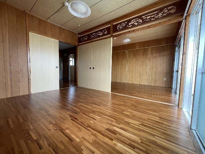 2DK Apartment for Rent in Tomigusuku, Okinawa - 45,000 Yen - Thumbnail 2