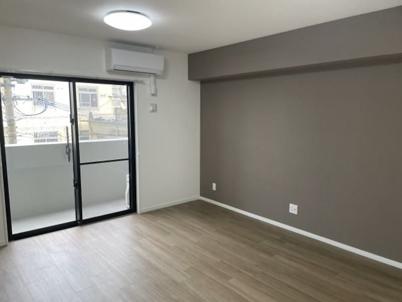 Modern 2LDK Apartment in Ginowan City, Okinawa - Thumbnail 3