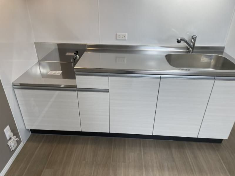 Modern 2LDK Apartment in Ginowan City, Okinawa - Thumbnail 4