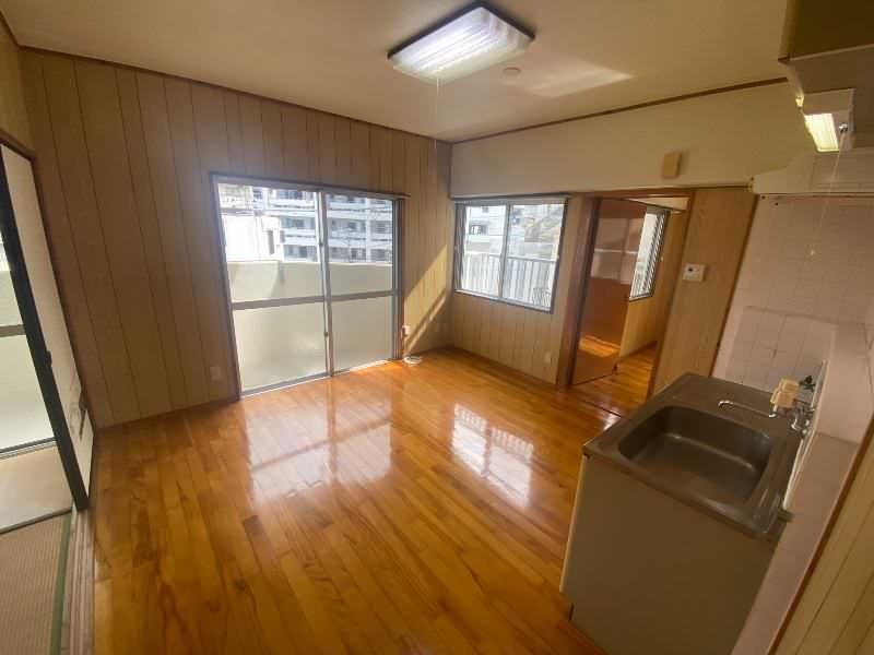 2DK Apartment for Rent in Urasoe City, Okinawa - 43 sqm - Thumbnail 2