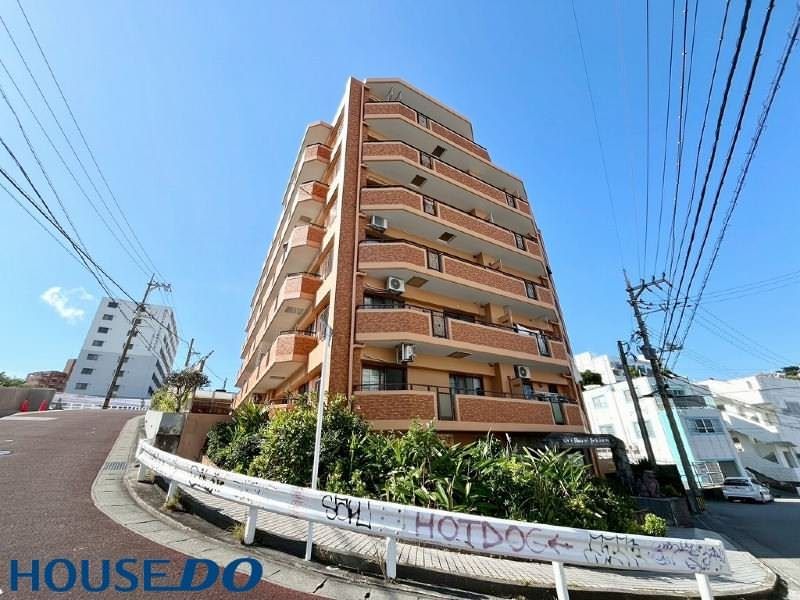 3LDK Apartment for Sale in Okinawa City's Sumiyoshi Area - Thumbnail 4