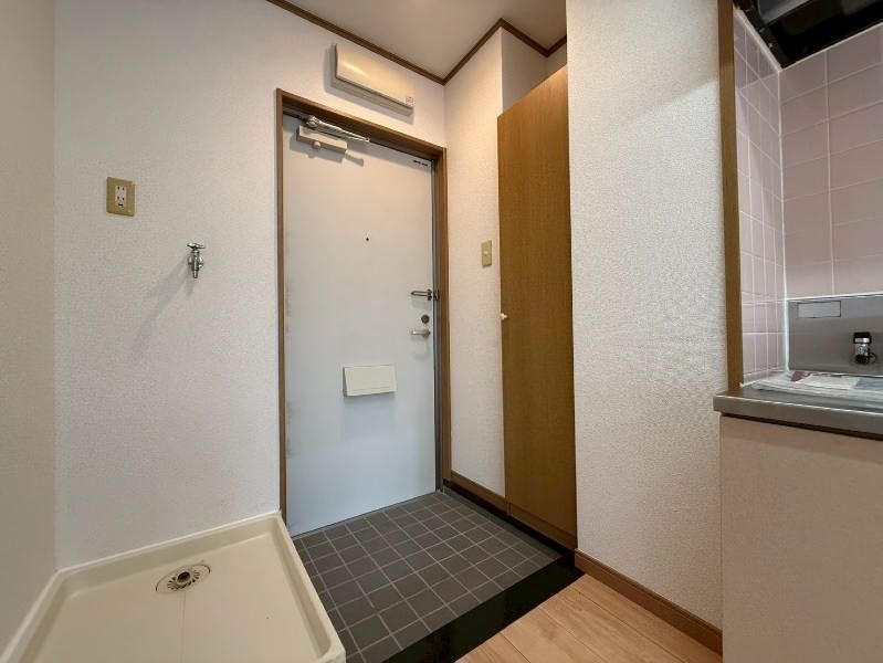 Pigeon Cat 1R Apartment for Rent in Nishihara, Okinawa - Thumbnail 3