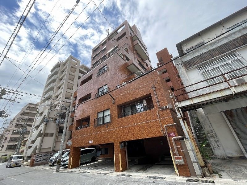 3LDK Apartment for Sale in Tomari, Naha - Lions Mansion - Thumbnail 2
