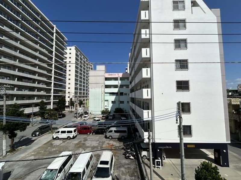 1LDK Apartment for Rent in Akebono, Naha City, Okinawa - Thumbnail 2