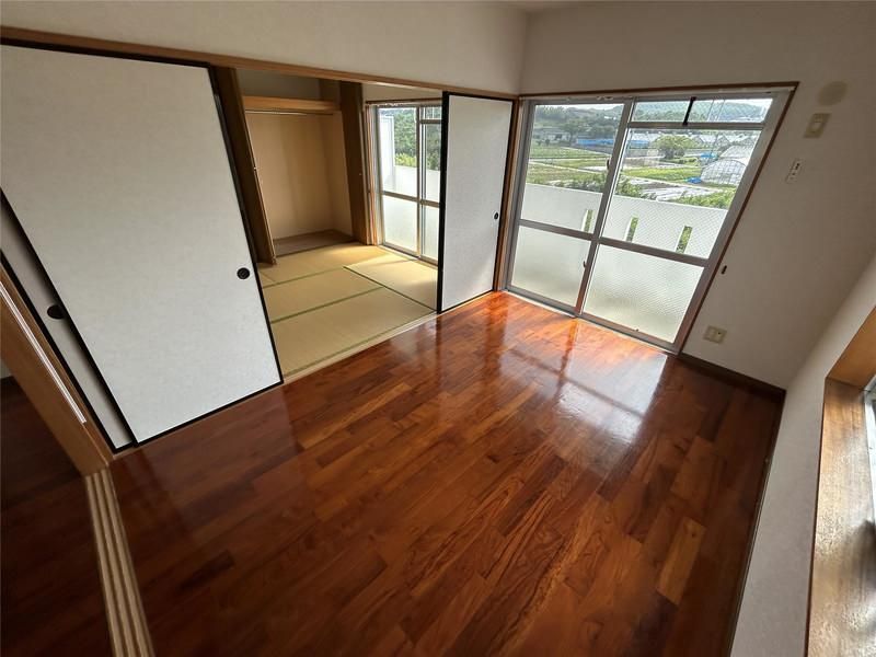 Rental Apartment in Haebaru Town, Okinawa - 2DK with Parking - Thumbnail 3