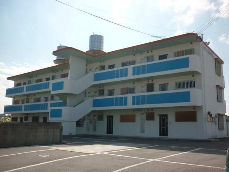 Rental Apartment in Haebaru Town, Okinawa - 2DK with Parking - Thumbnail 2