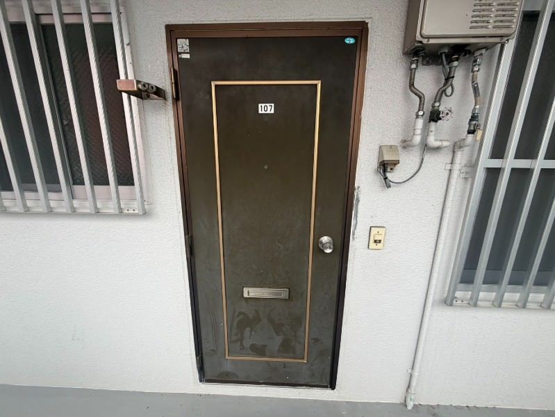 3DK Apartment for Rent in Tomigusuku City, Okinawa - Thumbnail 2