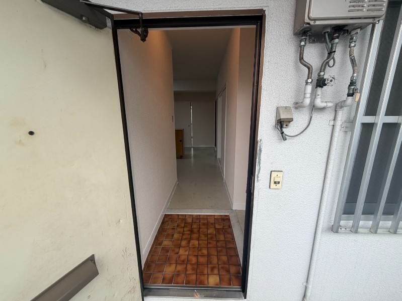 3DK Apartment for Rent in Tomigusuku City, Okinawa - Thumbnail 3