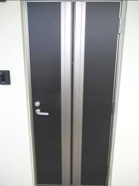 Modern 3DK Apartment for Rent in Uruma City, Okinawa - Thumbnail 2