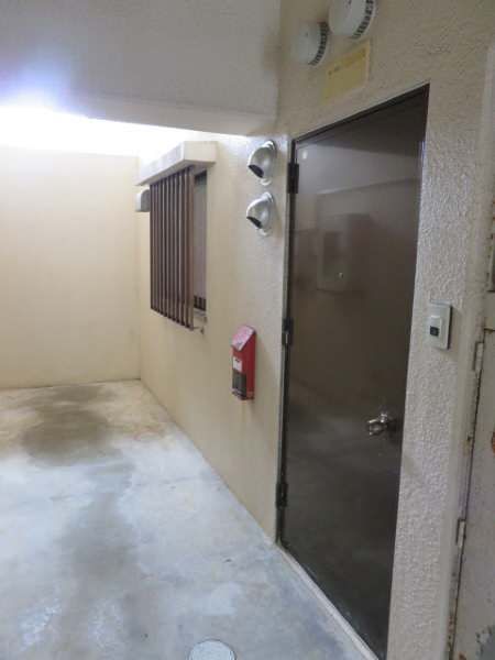 2LDK Apartment for Rent in Sunabe, Chatan, Okinawa - Image 1