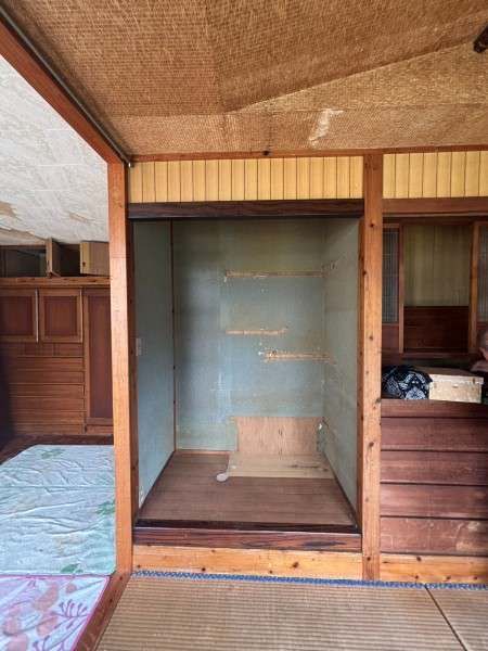 5LDK Corner Lot House for Sale in Uruma, Okinawa - Thumbnail 3
