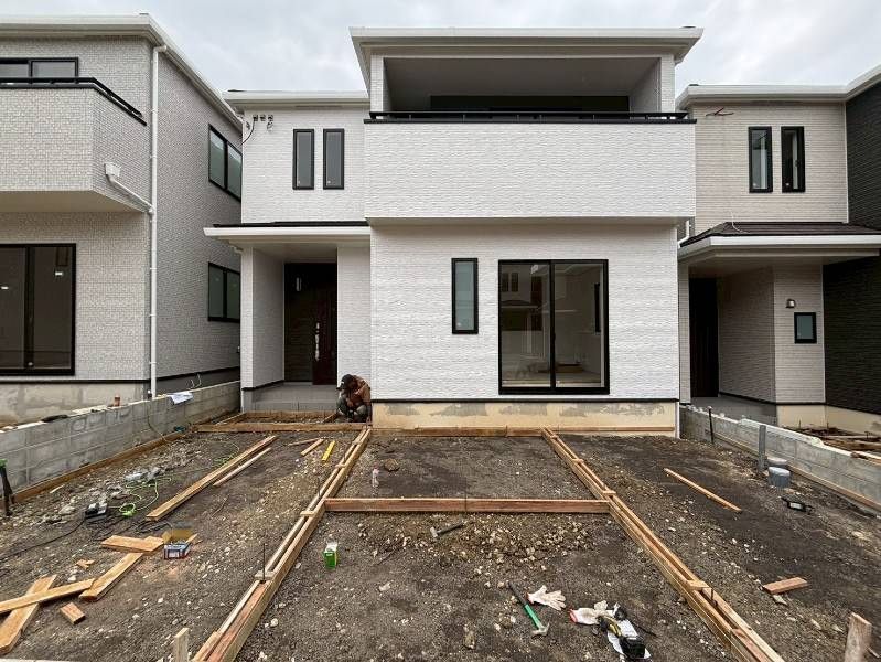 New 3LDK House with Walk-in Closet in Yonabaru, Okinawa - Thumbnail 2